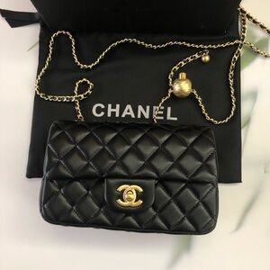 <AUTHENTIC>Chanel Black Quilted Crossbody Bag with Gold Chain